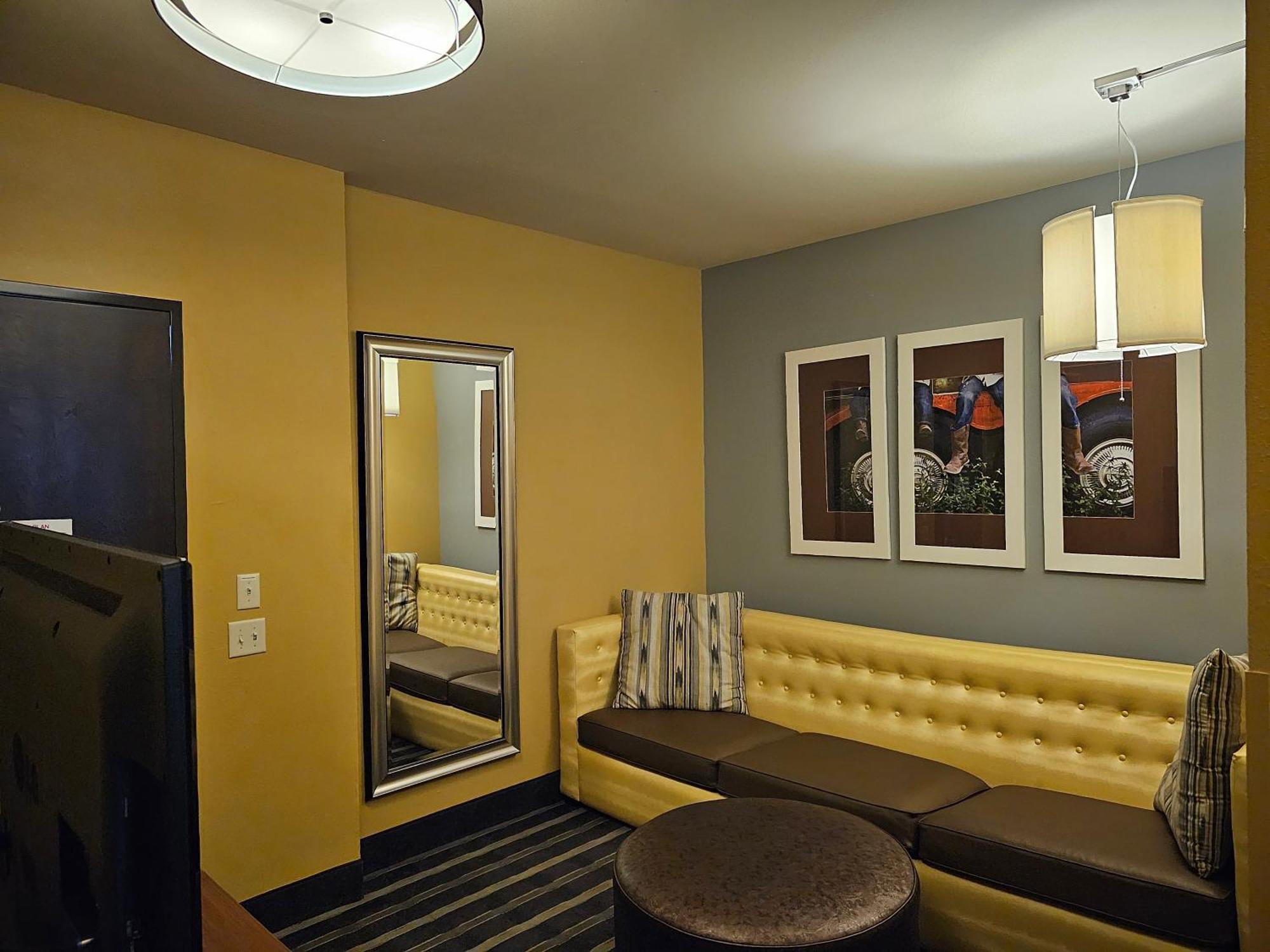 Holiday Inn Express & Suites Perry-National Fairground Area By Ihg Экстерьер фото