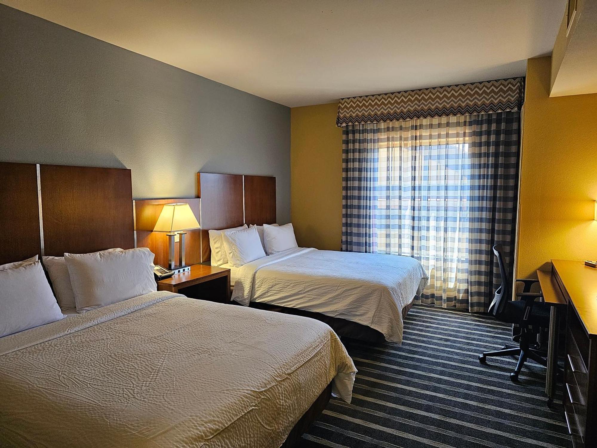 Holiday Inn Express & Suites Perry-National Fairground Area By Ihg Экстерьер фото