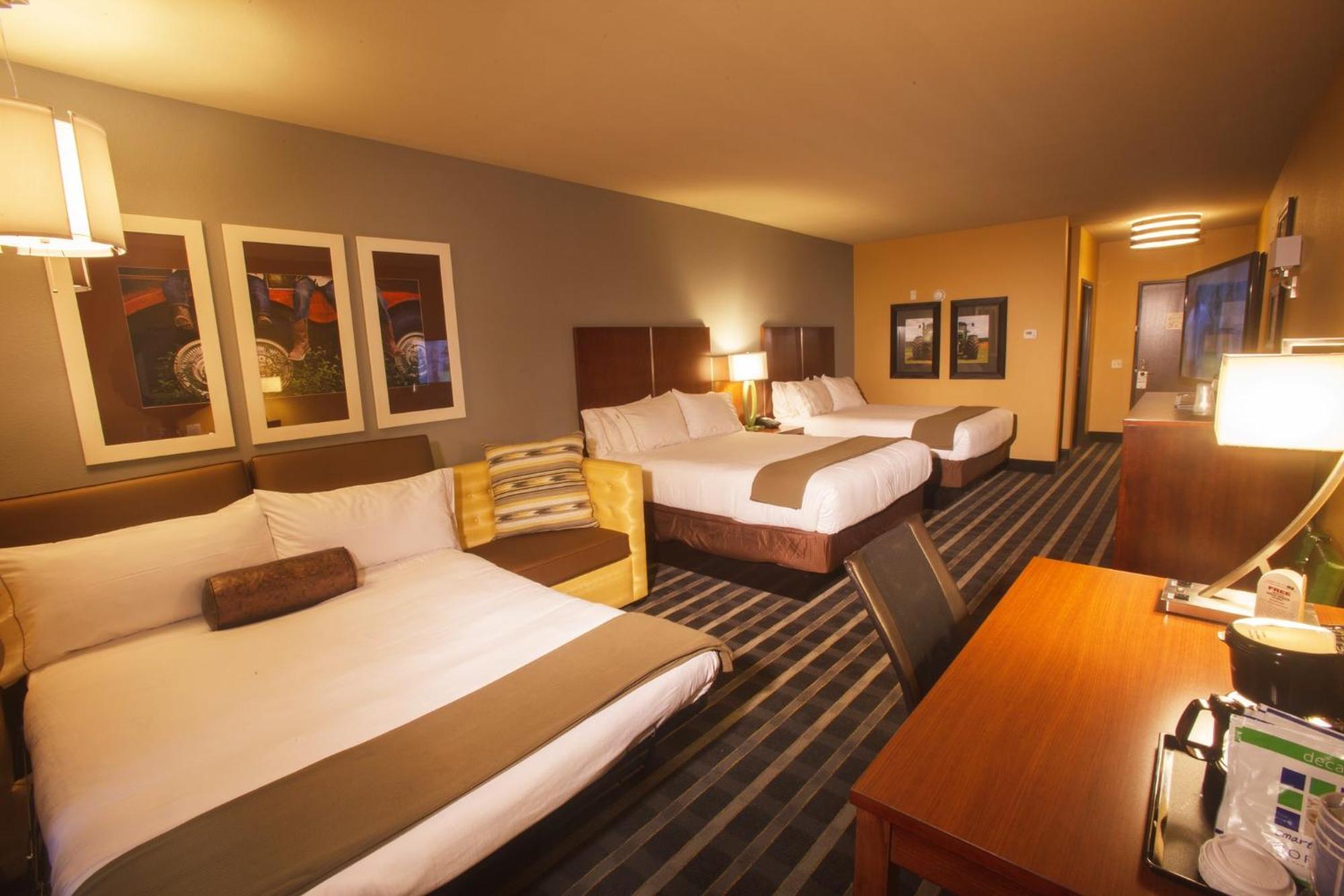 Holiday Inn Express & Suites Perry-National Fairground Area By Ihg Экстерьер фото