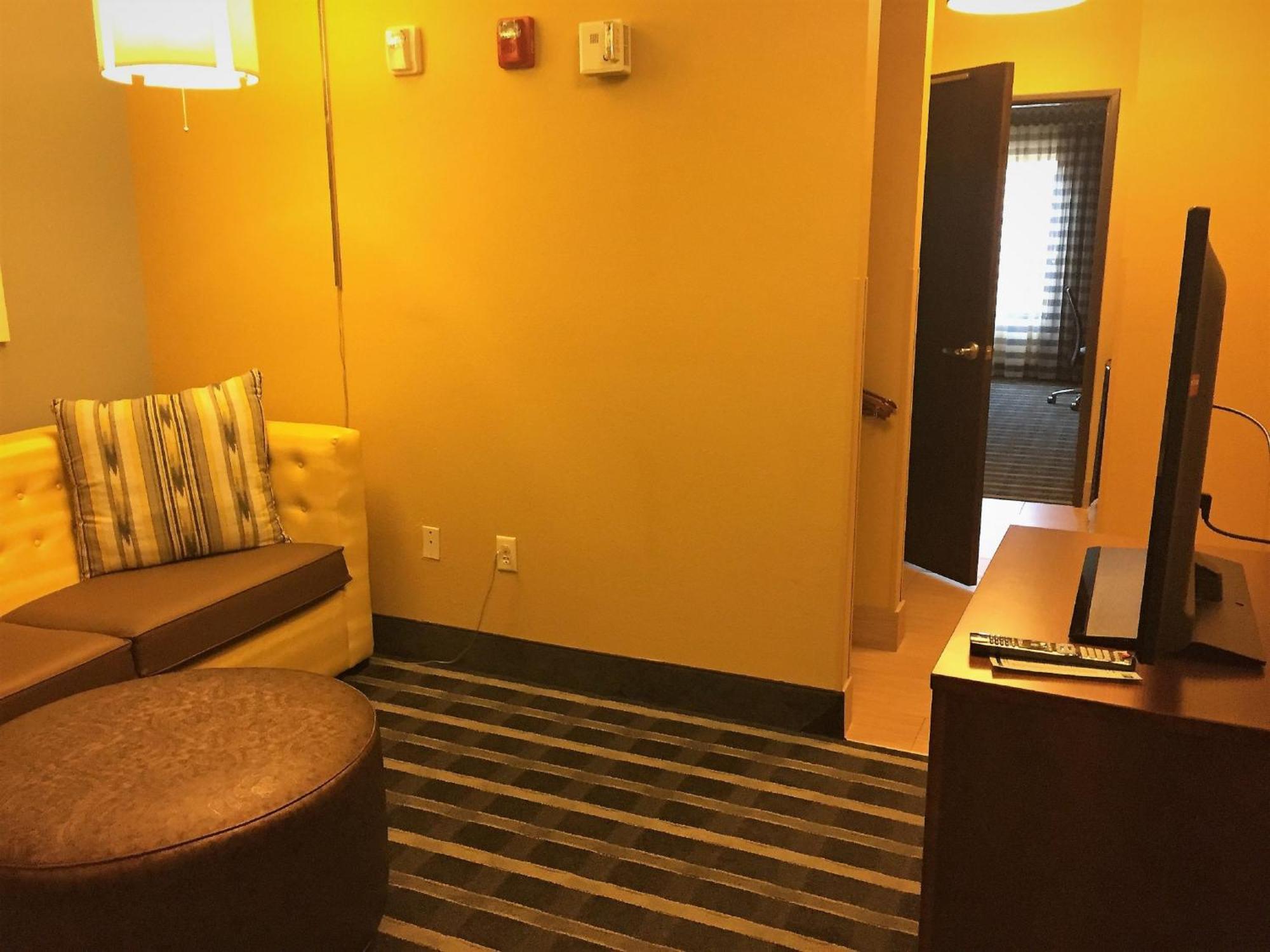 Holiday Inn Express & Suites Perry-National Fairground Area By Ihg Экстерьер фото