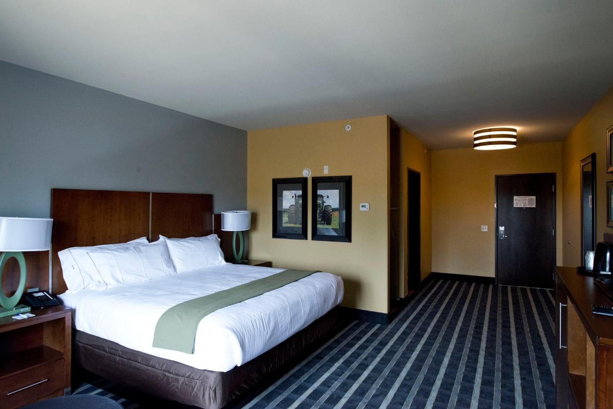 Holiday Inn Express & Suites Perry-National Fairground Area By Ihg Экстерьер фото